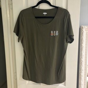 Old Navy pineapplele women’s tee
